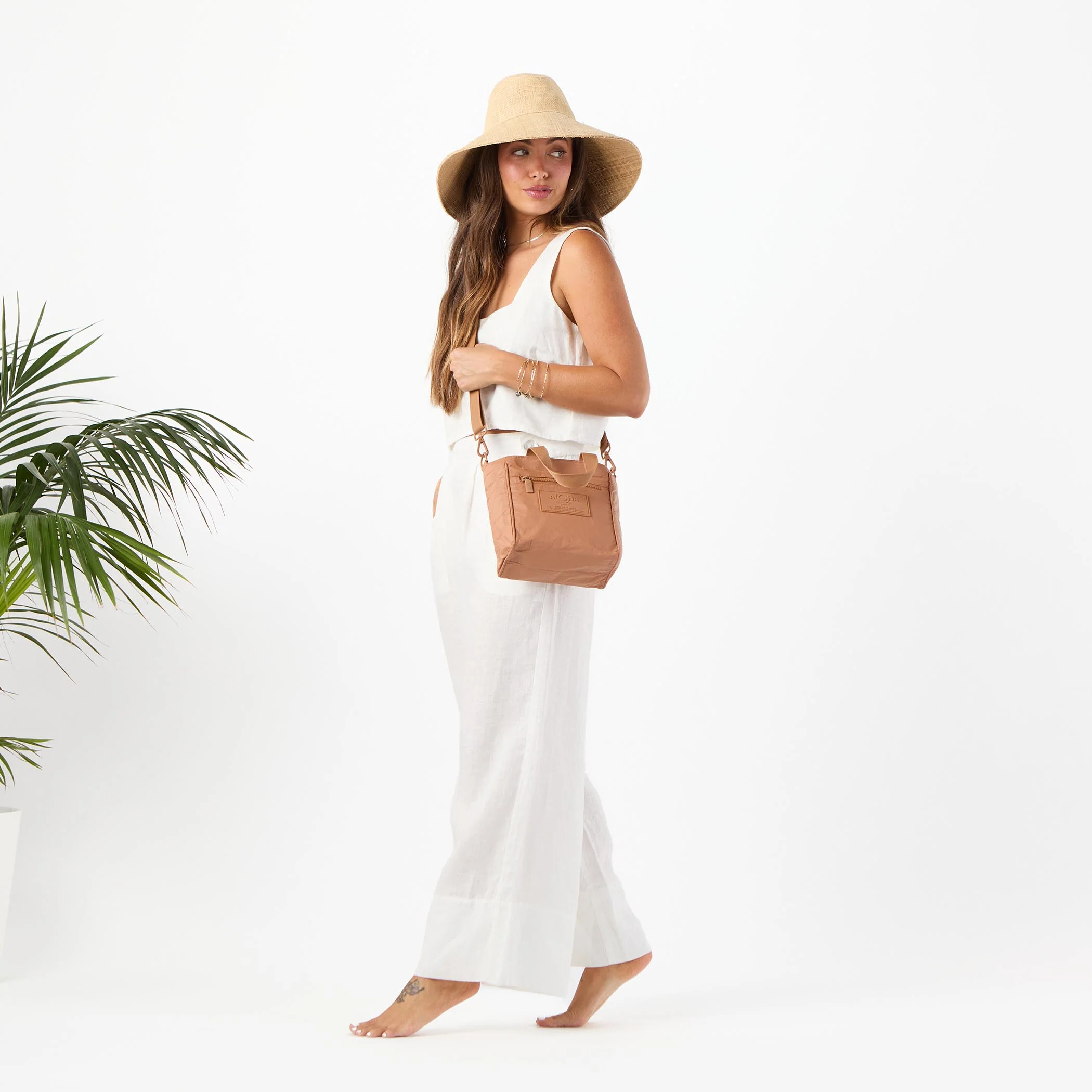 Crossbody | Monochrome - Image 4