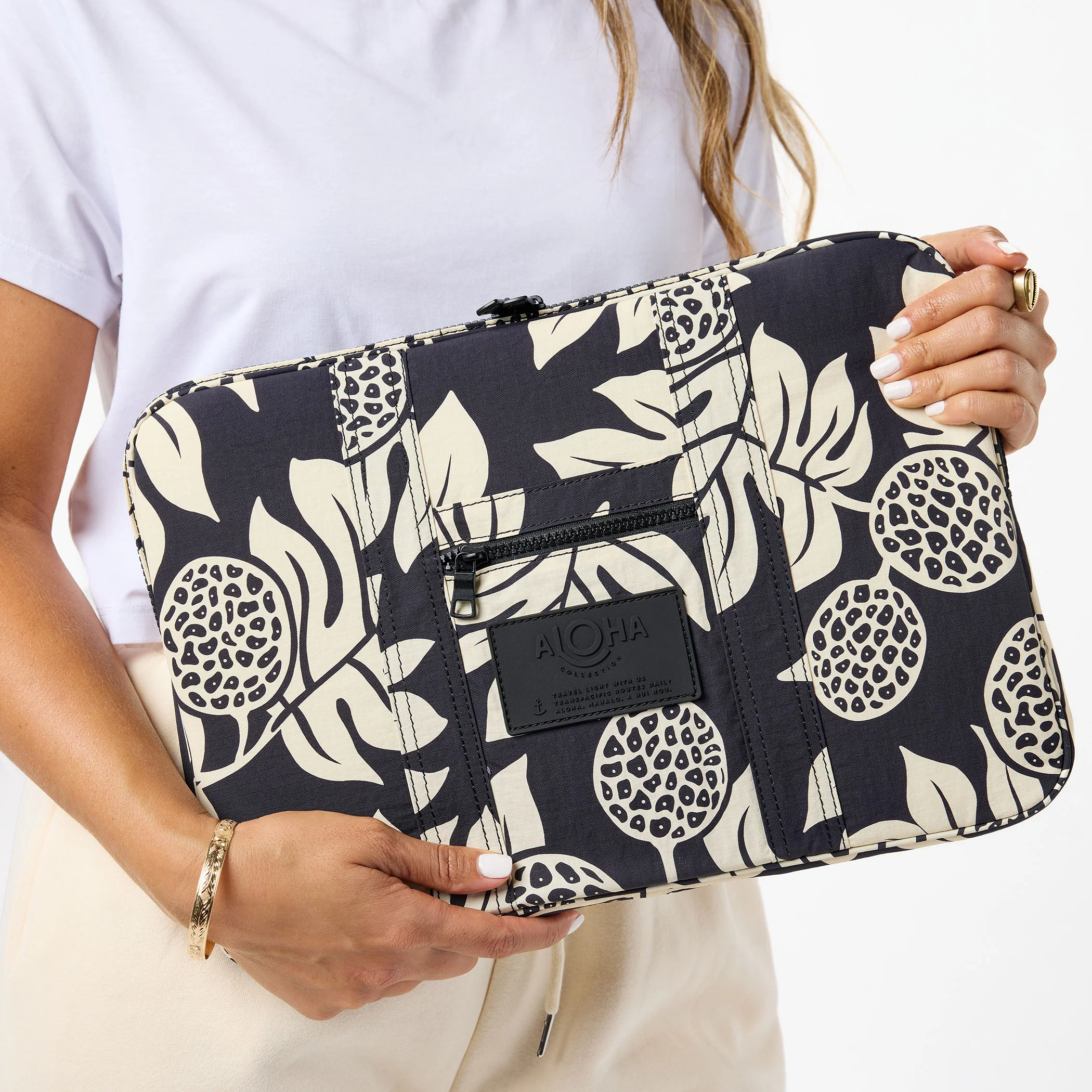 Keep It Light Laptop Case | Holomua - Image 2