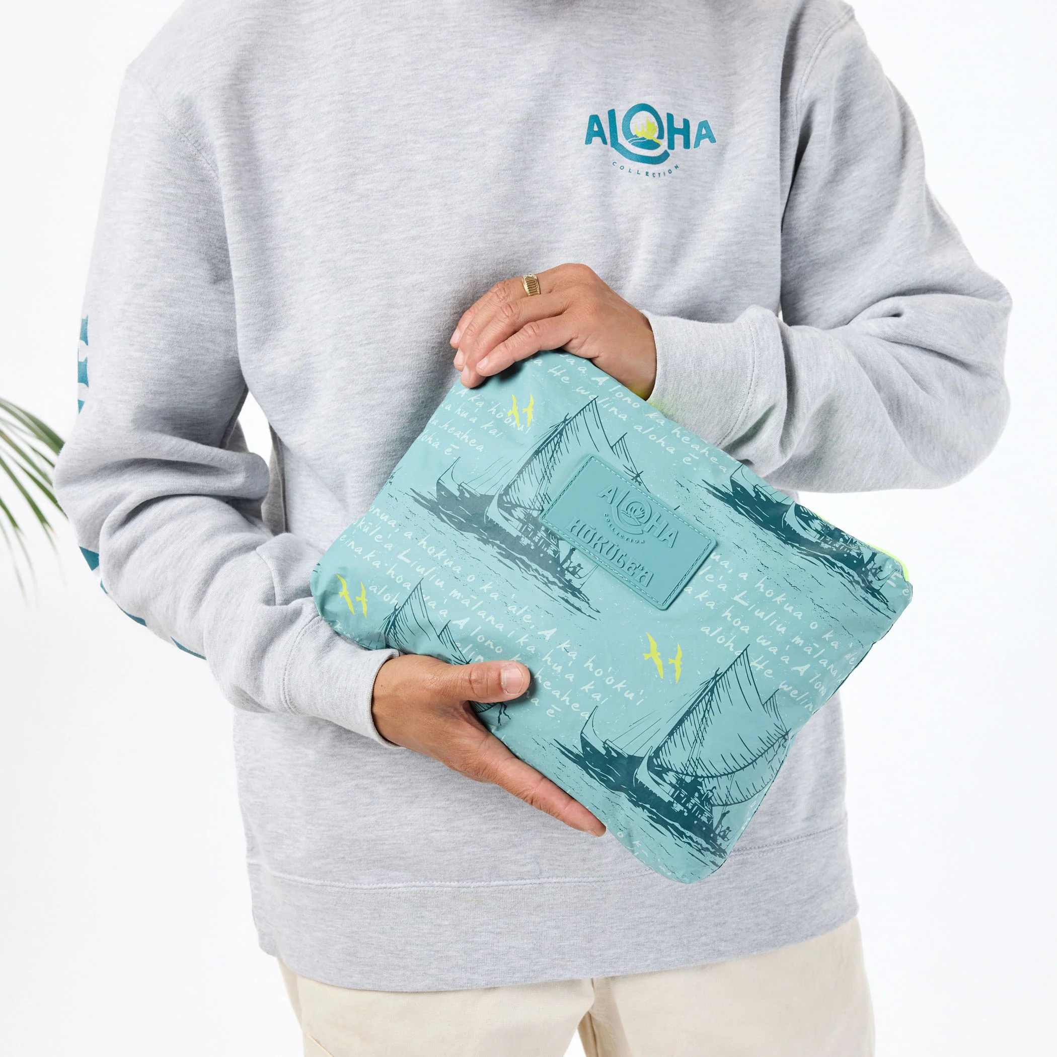 Mid Pouch | Holomoana by Hōkūleʻa - Image 3